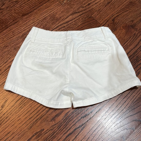 White Arizona Shorts - Picture 6 of 6